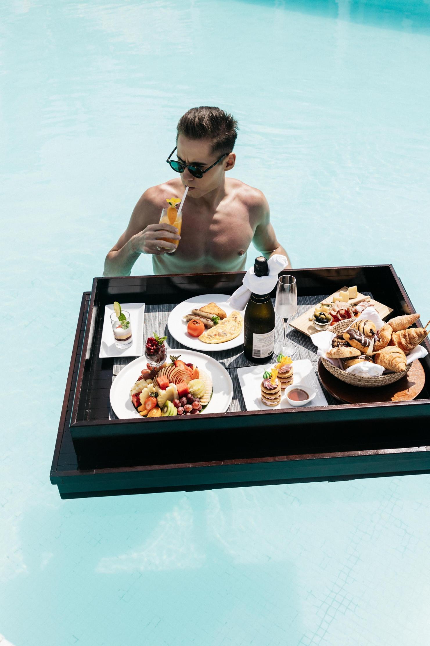 Floating Breakfast