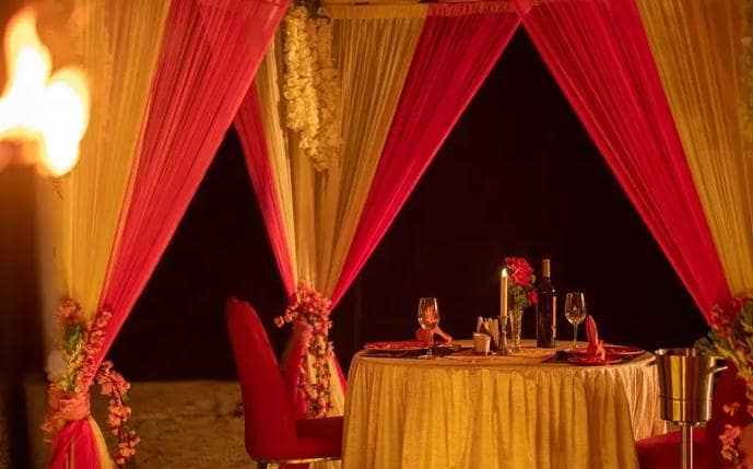 Beachfront Candlelight Dinner