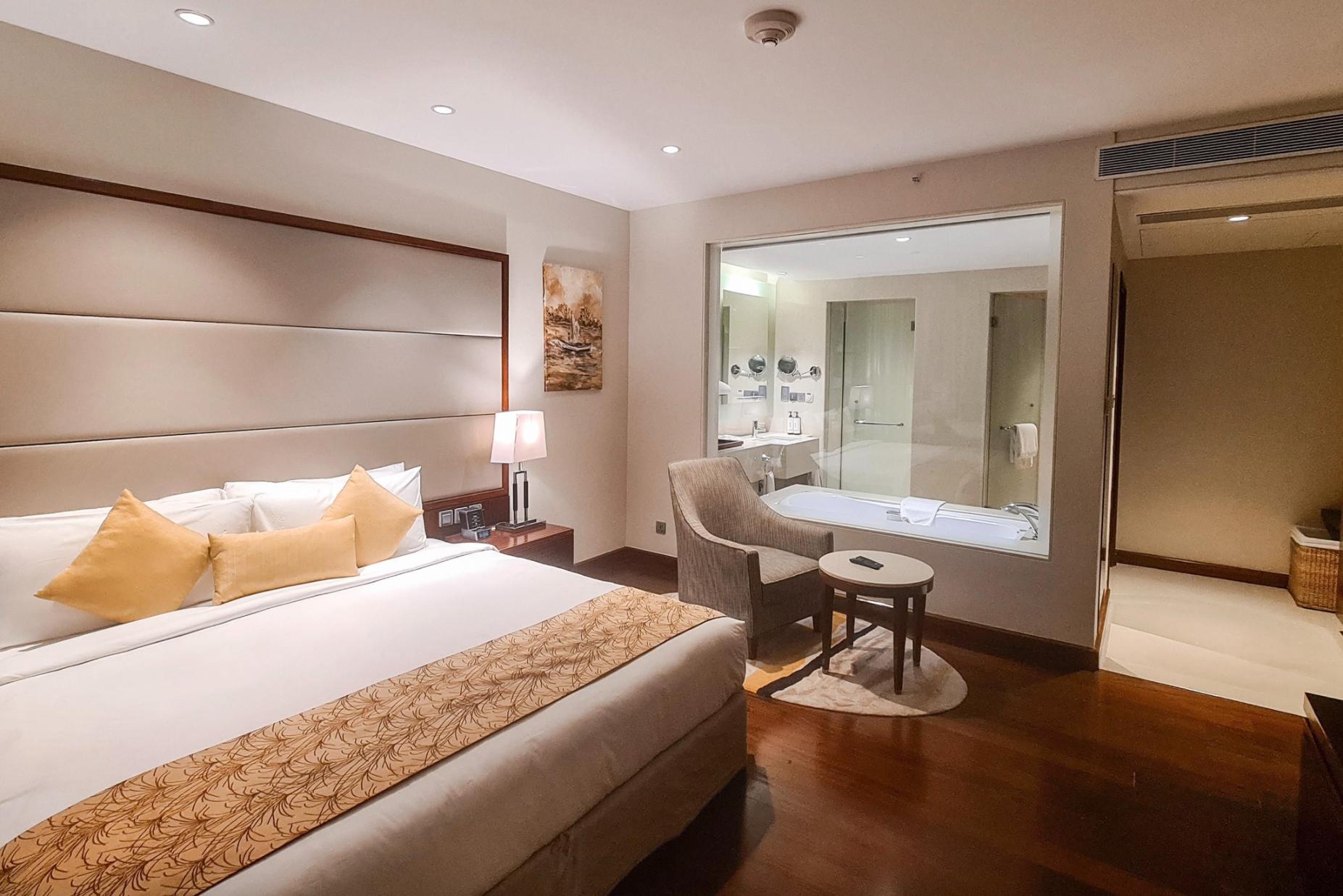 Lounge Access Suites