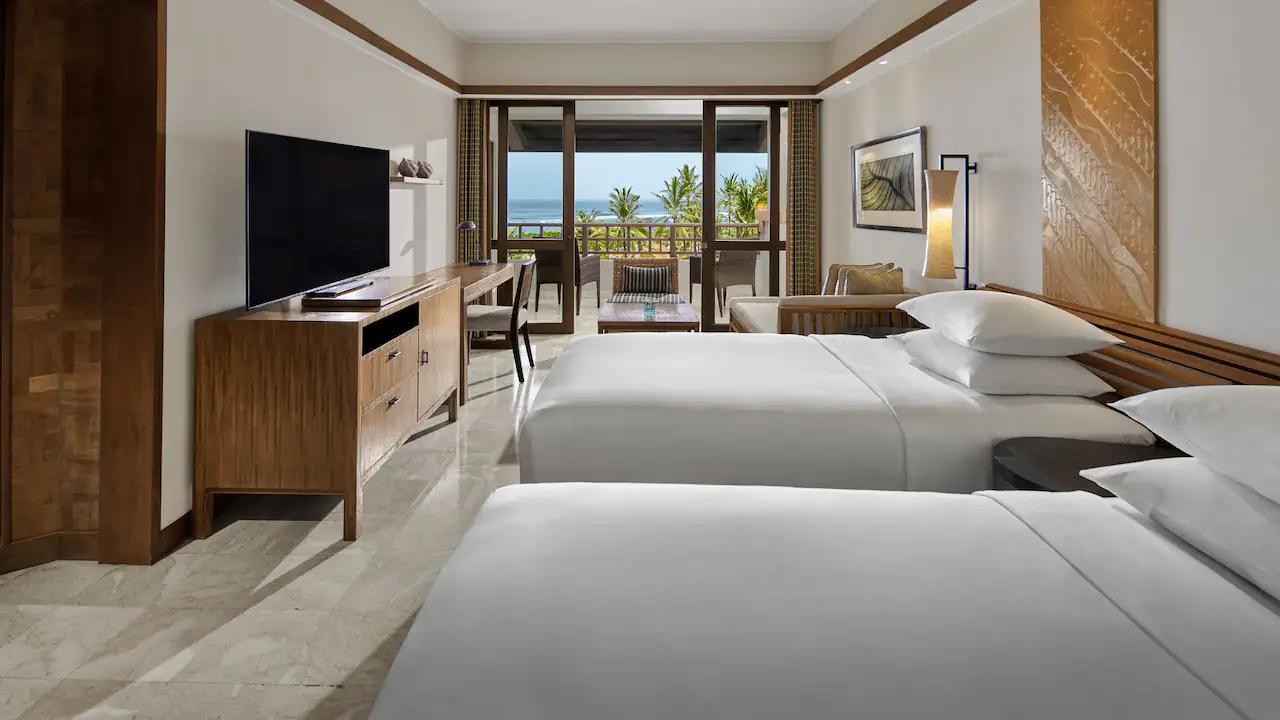 Rooms & Villas with Club Access