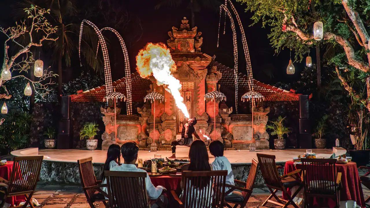 Dinner with a Live Show