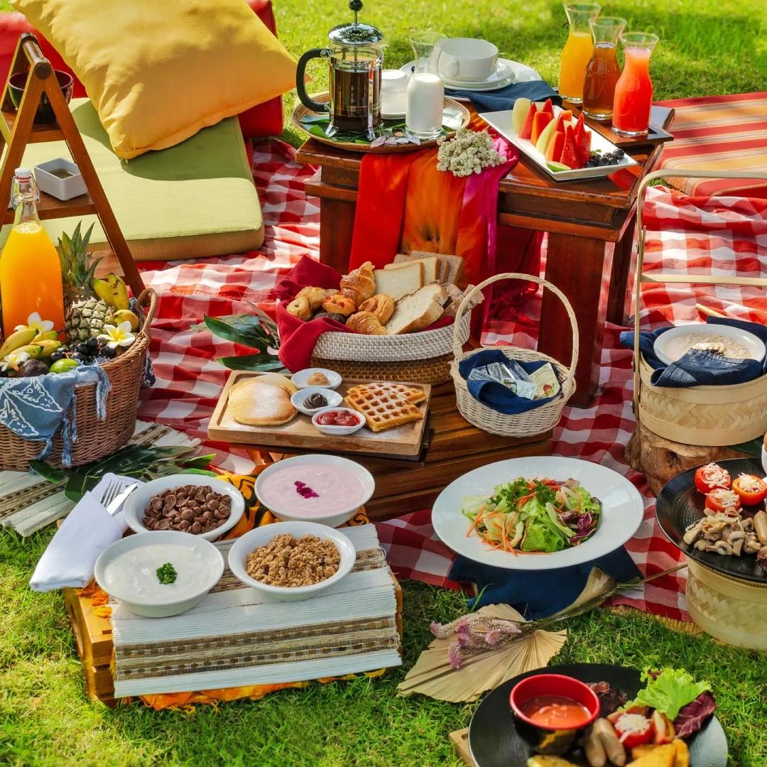 Picnic Breakfast