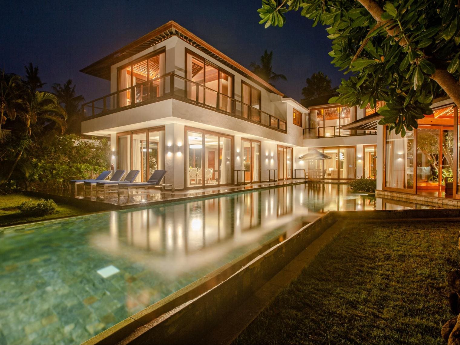 Beachfront Villa with Pool