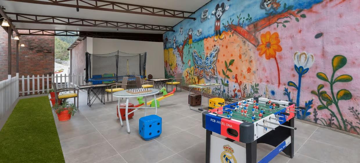 Games & Kids Area
