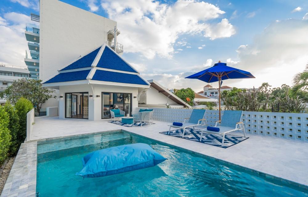 Beachfront Pool Villa