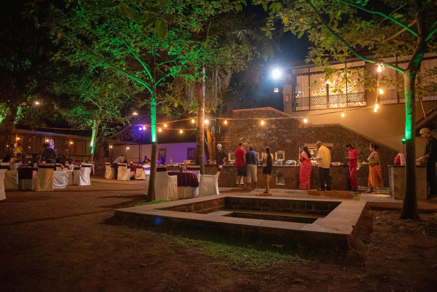 Live BBQ & Buffet with Music