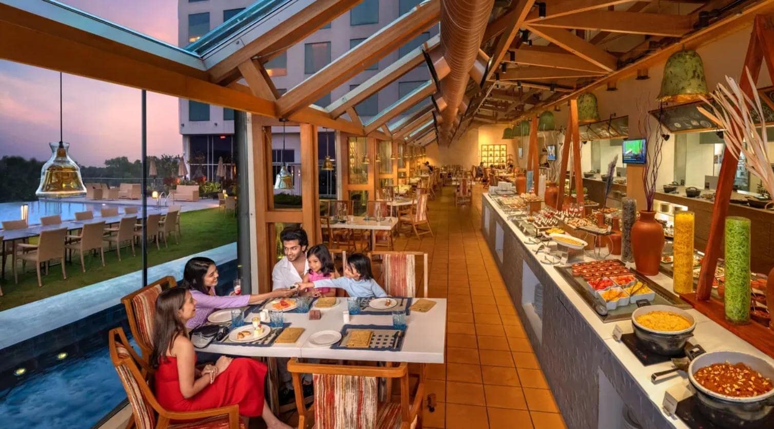 Sunday Brunch & Pool