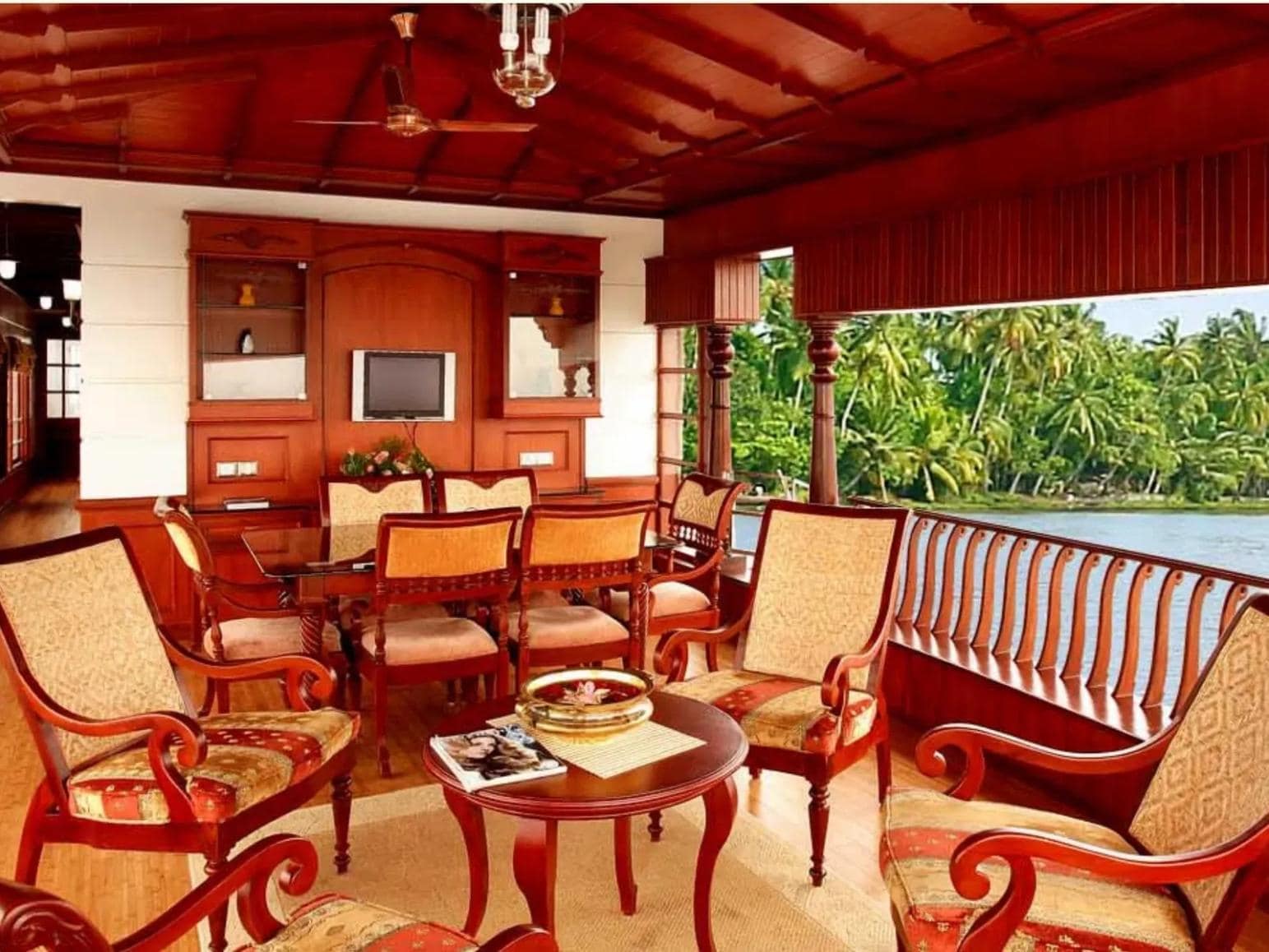 Houseboat Lunch Cruise