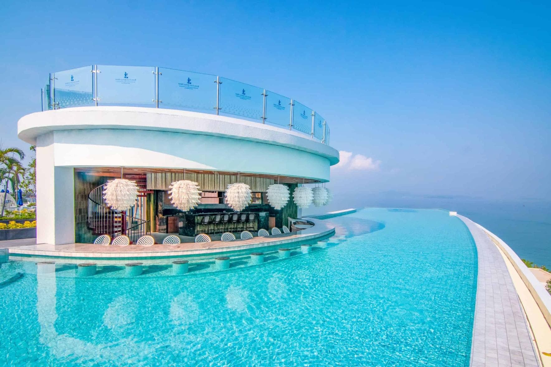 Infinity Pool & Water Park