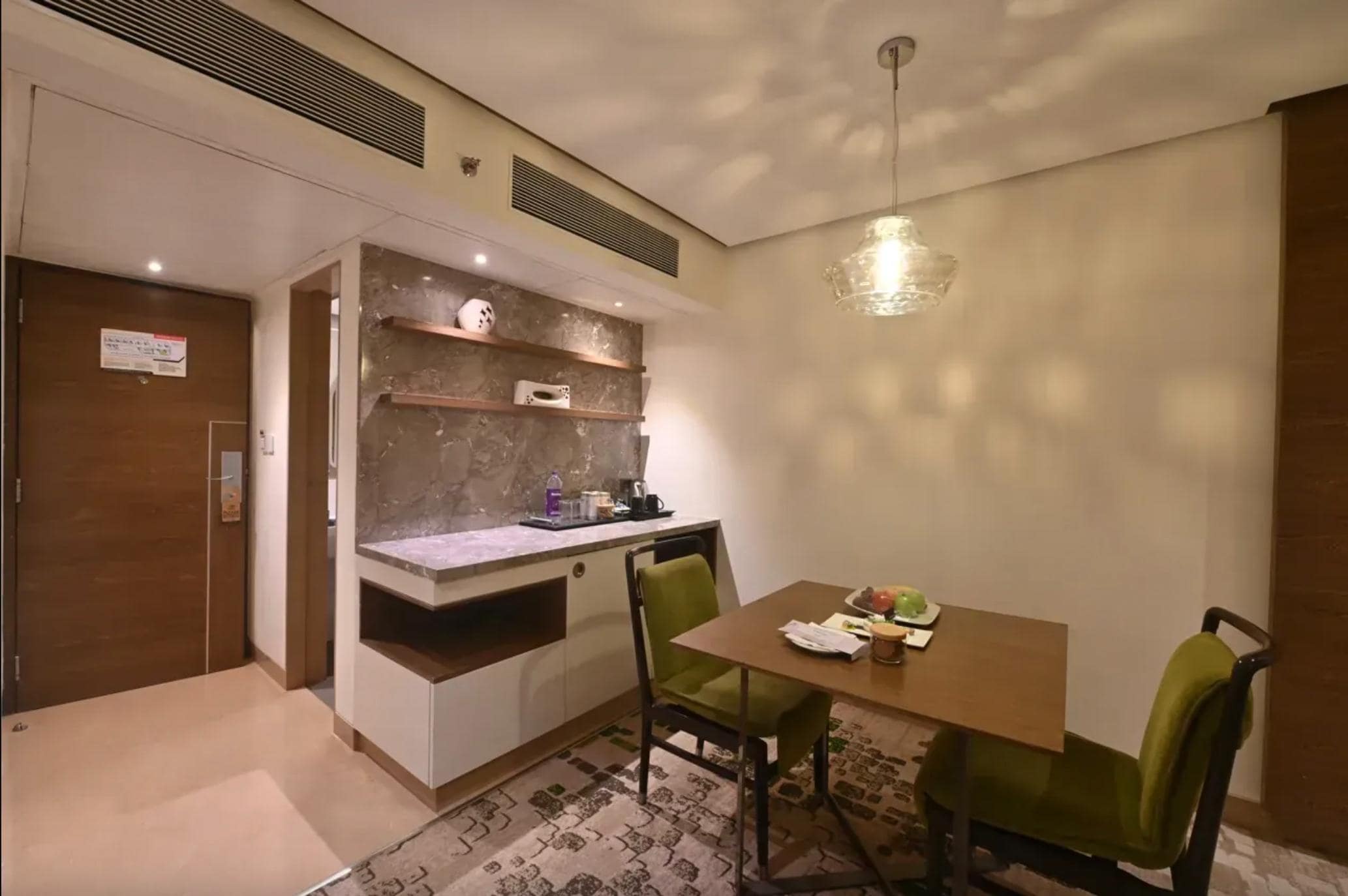 Rooms With Lounge Access