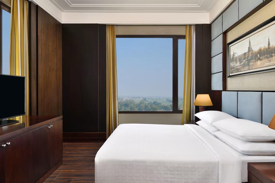 Stays with Lounge Access