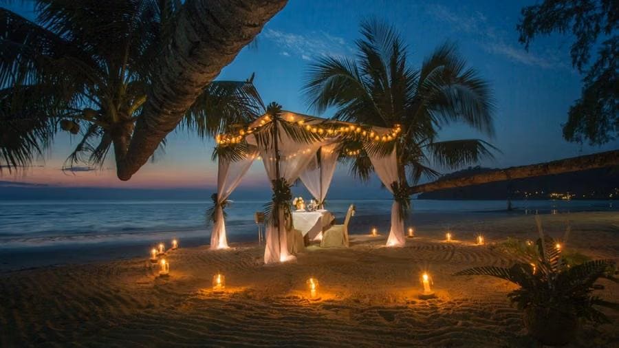 Beachside Candlelight Dinner
