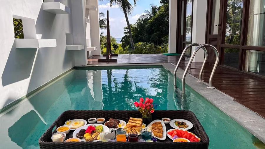 Private Pool Mansion