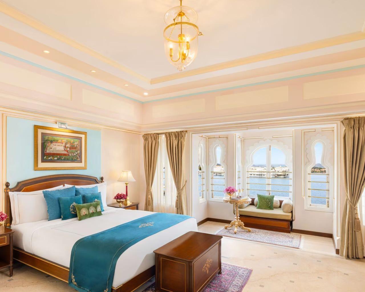 Luxury Lake Suites