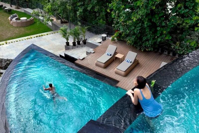 Temperature-Controlled Pool