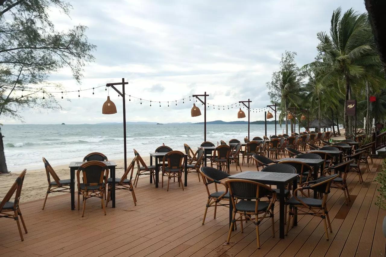 Seafood Buffet by the Beach