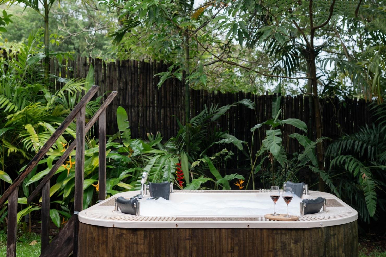 Villa with Outdoor Jacuzzi