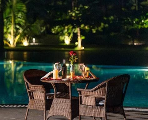 Poolside Dining