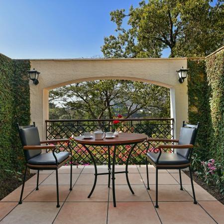 Suite with Garden Dining