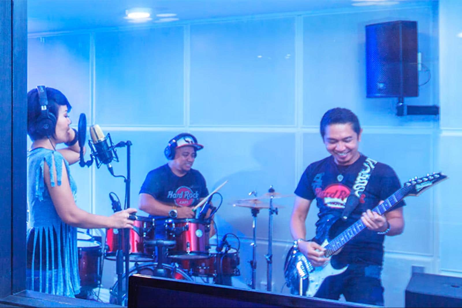 BoomBox Studio & Karaoke