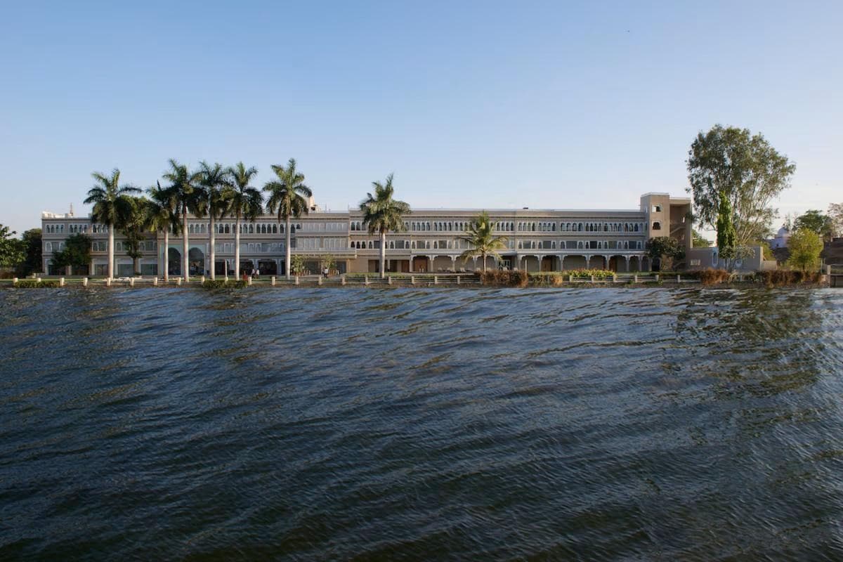 Stunning Lakefront Property