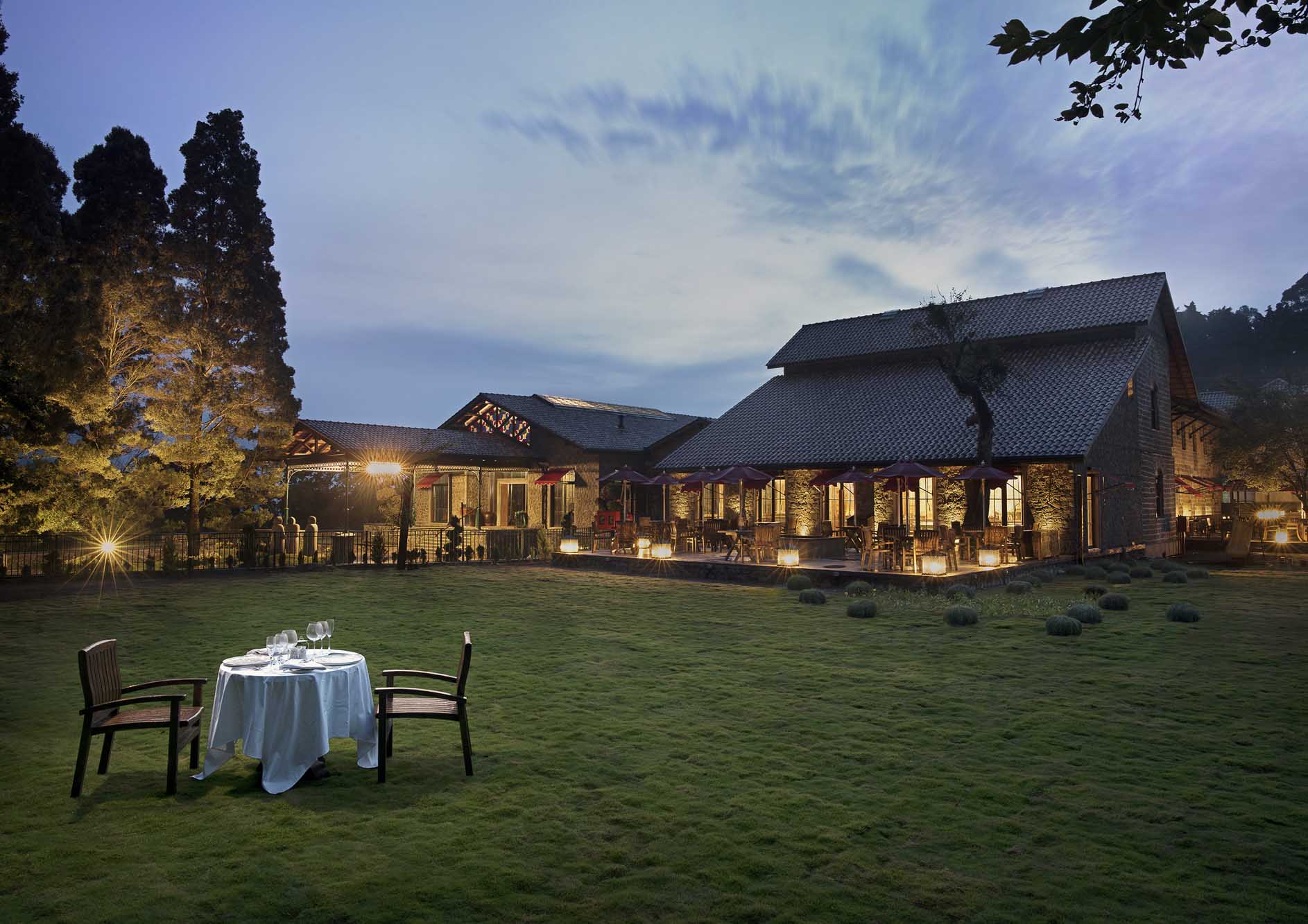 Intimate Dining
