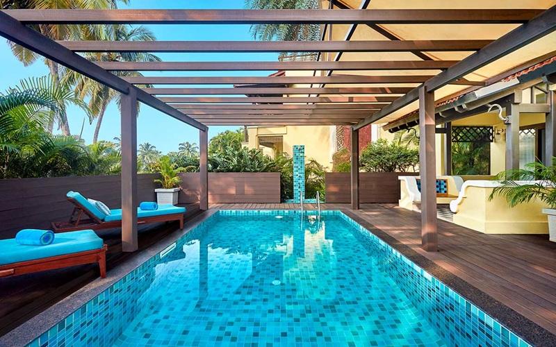 Stays with Lap Pools