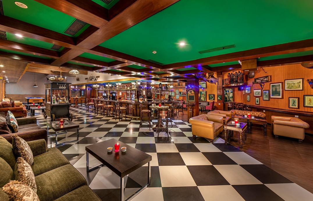 Live Music & DJ Shows
