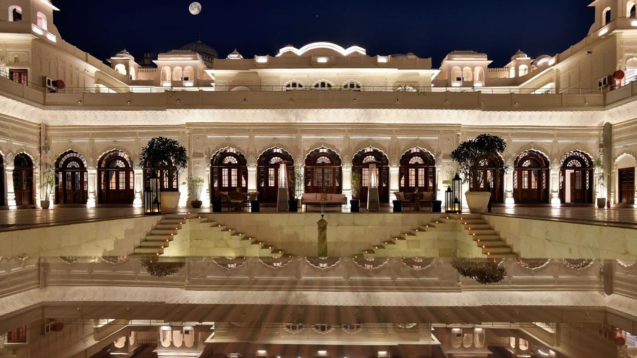 The Royal Regalia Tour