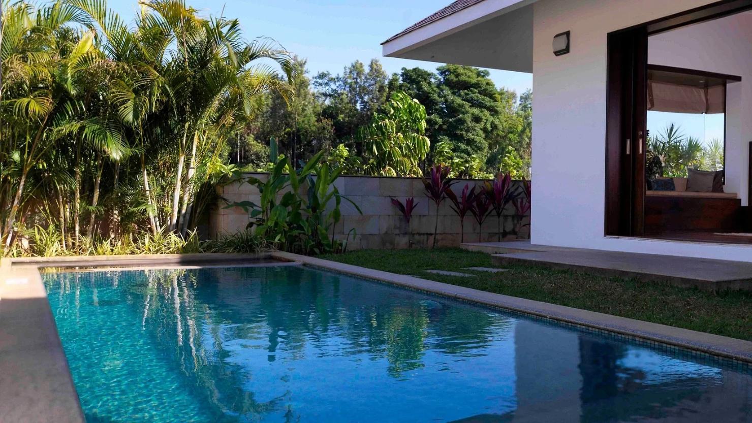 Pool & Jacuzzi Villas