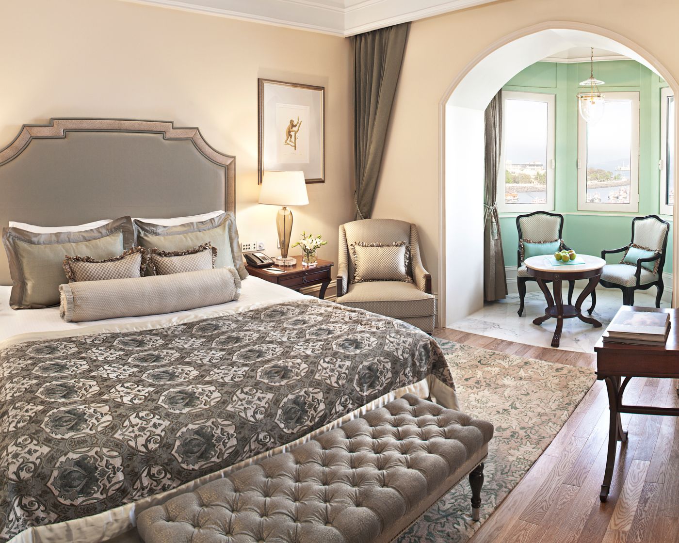Sea-view Rooms & Suites