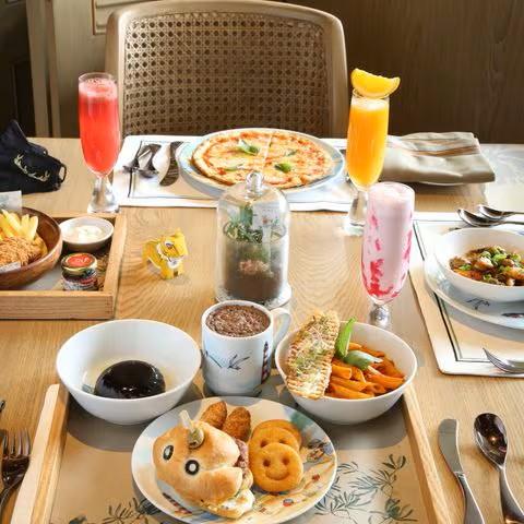 Junior Dining Delights