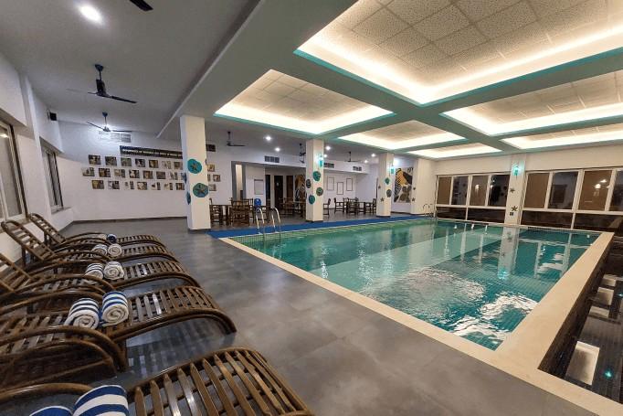 Temperature-controlled Pool