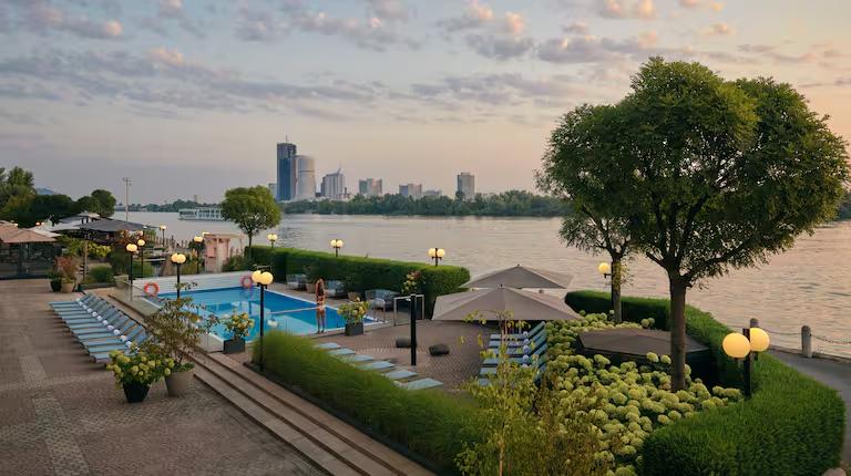 Hilton Vienna Danube Waterfront - Tap to explore photos