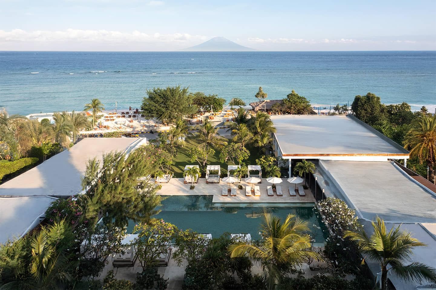 Cocana Resort Gili Trawangan - Tap to explore photos