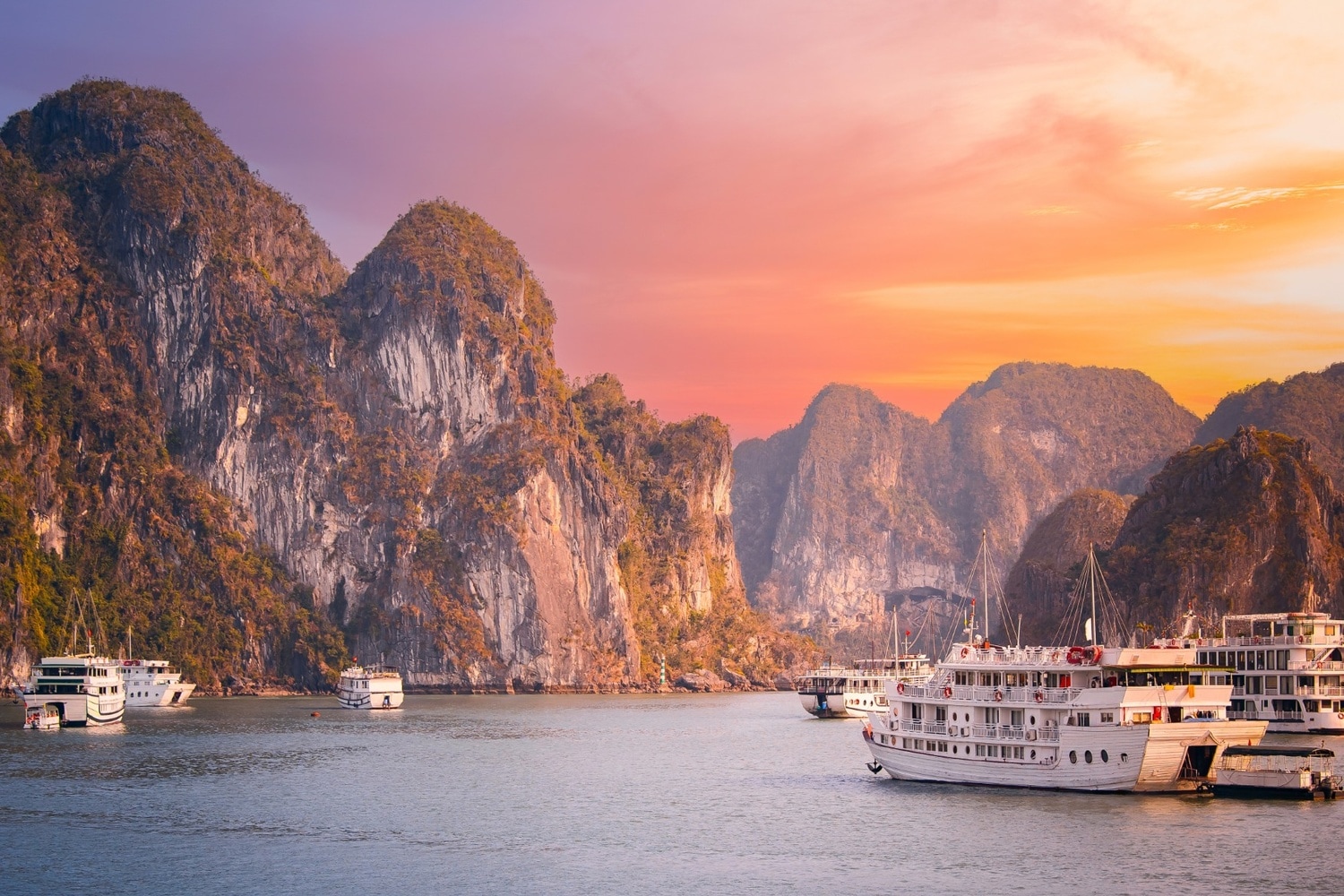 Halong Bay Full Day Cruise Tour