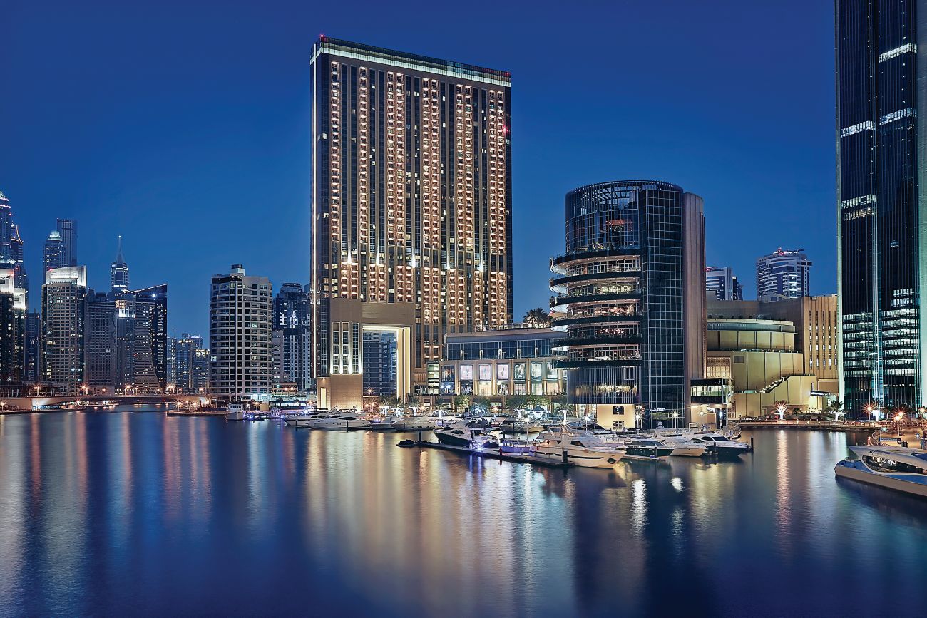 JW Marriott Hotel Marina - Tap to explore photos