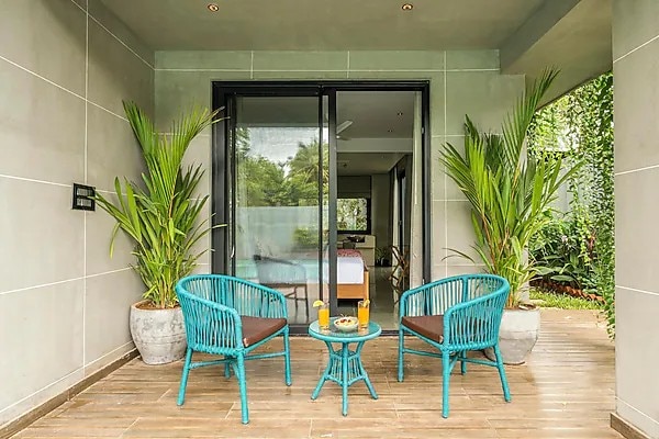 Lindsay Manor | VaNa | 4BHK | Private Pool | 1KM Beach - Tap to explore photos