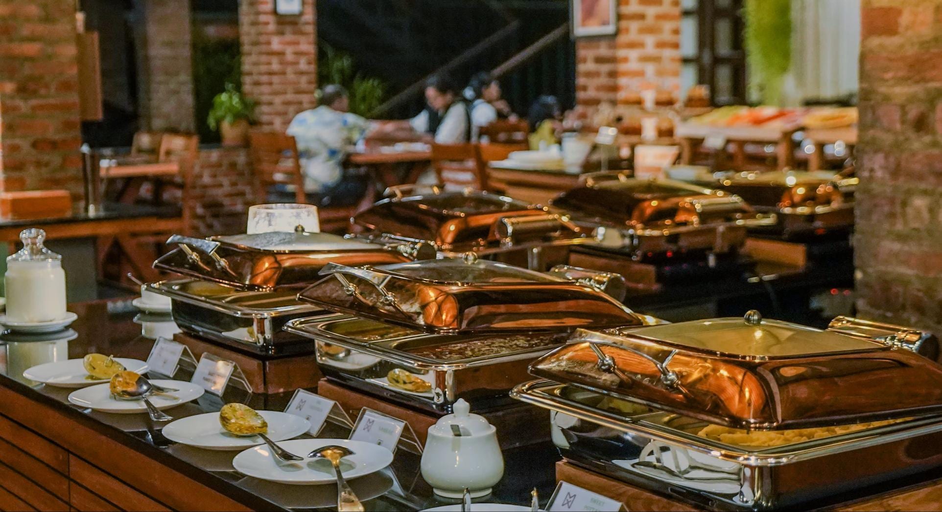 Buffet with Live Music