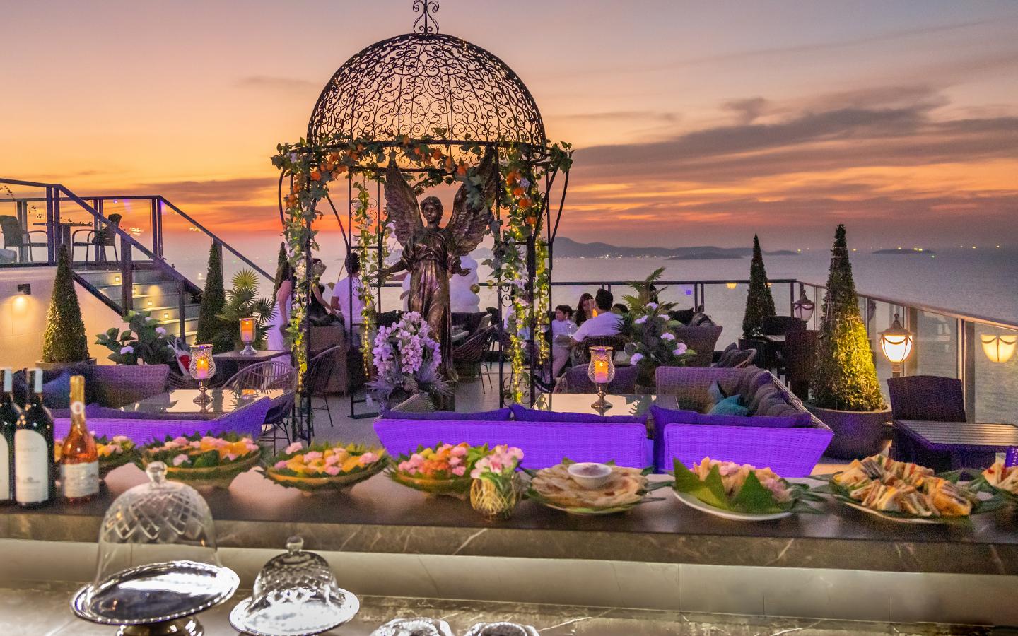 Skybar with Live Entertainment