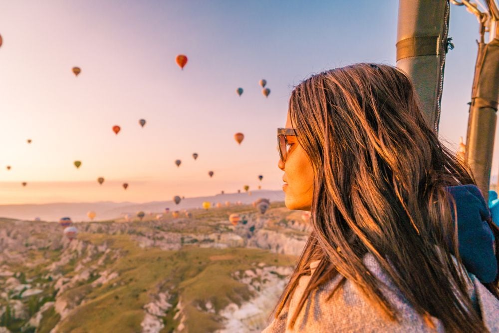 Hot_Air_Balloon_at_Sunrise_2