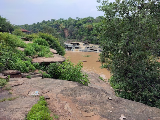 Lakhaniya_Dari_Waterfall_Varanasi_3