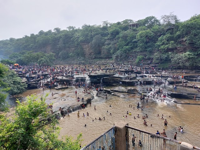 Lakhaniya_Dari_Waterfall_Varanasi_4