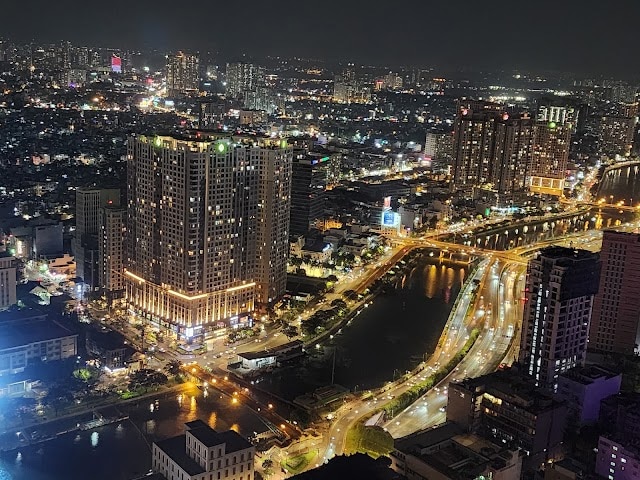 Saigon_Skydeck_at_Bitexco_Financial_Tower_Ho_chi_minh_City_3