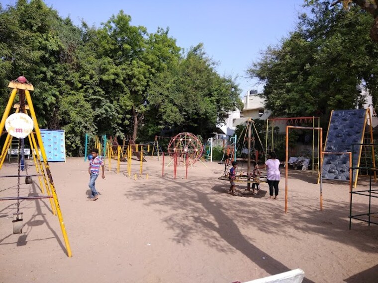 Dhanvantari_Garden_Ahmedabad_1