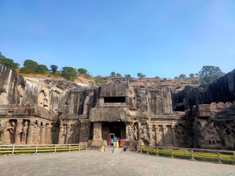 Kailasa_Temple_1