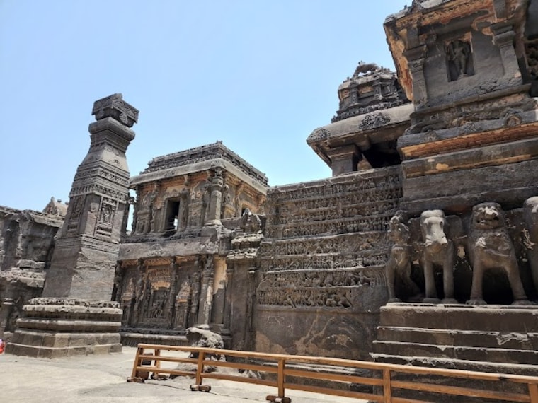 Kailasa_Temple_3