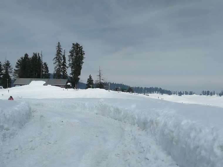 Khilanmarg_Gulmarg_1