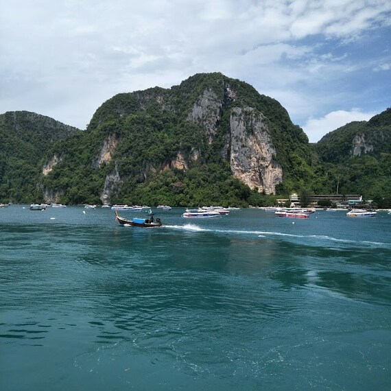 Phak_Nam_Bay_Phi_Phi_island_2