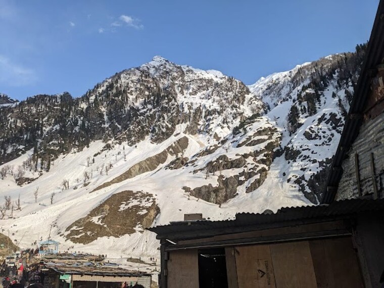 Skiing_in_Pahalgam_3